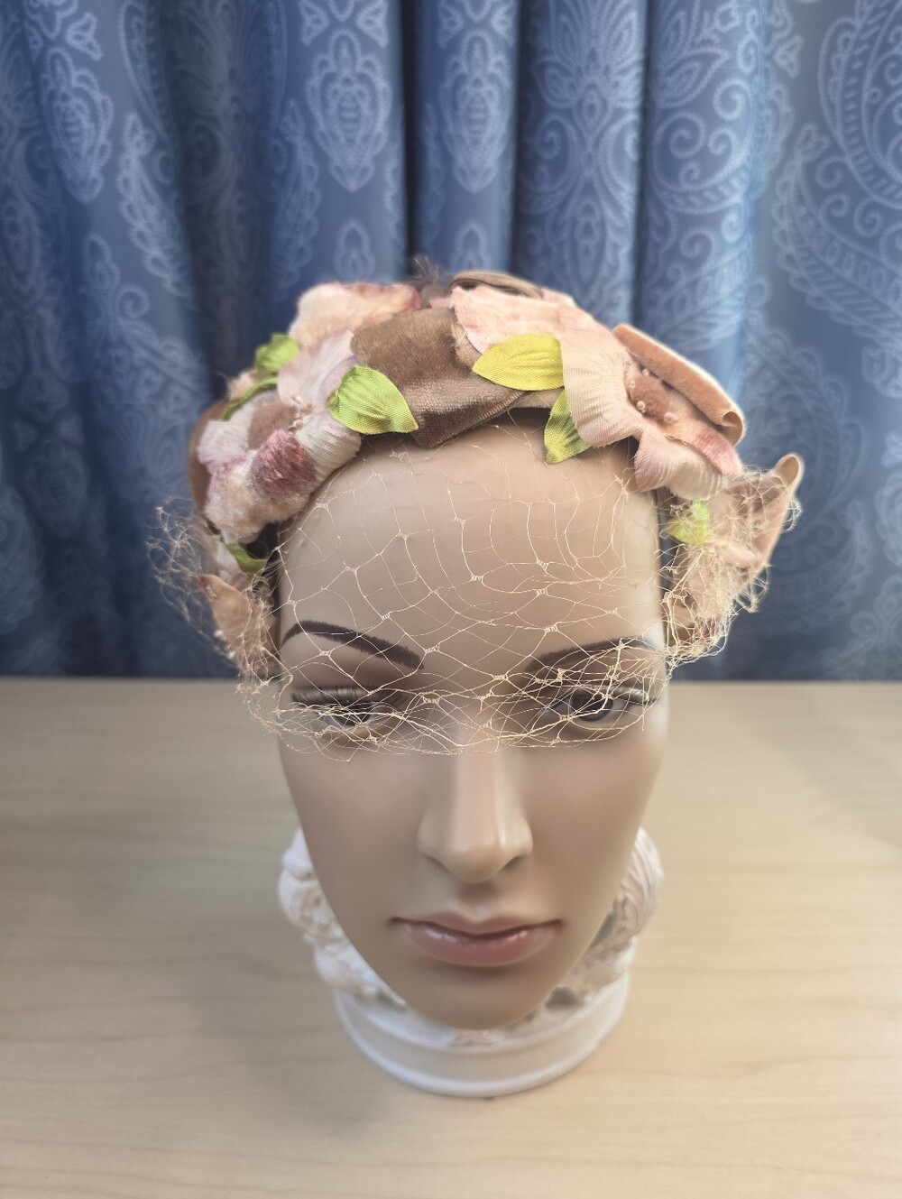 Vintage 1950s Pink Velvet Floral Topper Hat with Birdcage Netting Veil